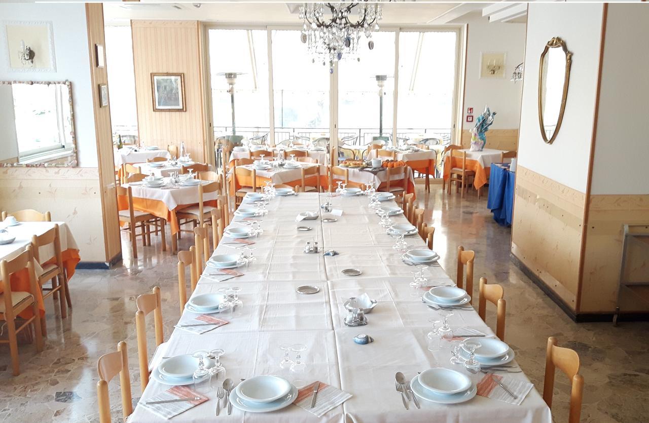 Hotel Moby Dick Rimini Exterior foto